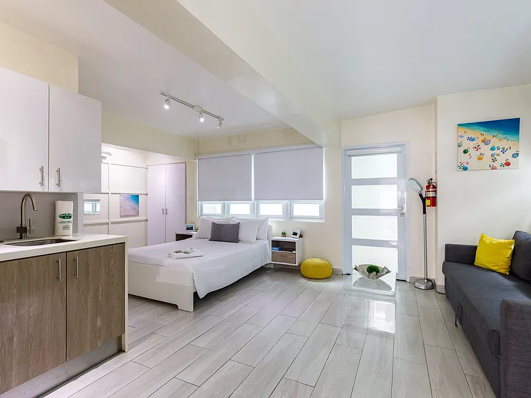 1408 Calle Aldea #1B — Photo 9