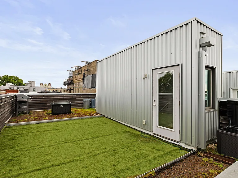 1720 Folsom St #B — Photo 30