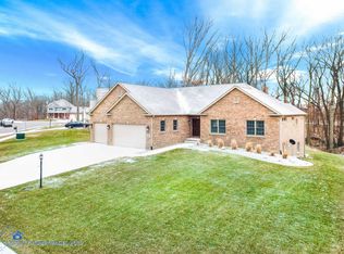 408 W Sandhurst Dr, Valparaiso, IN