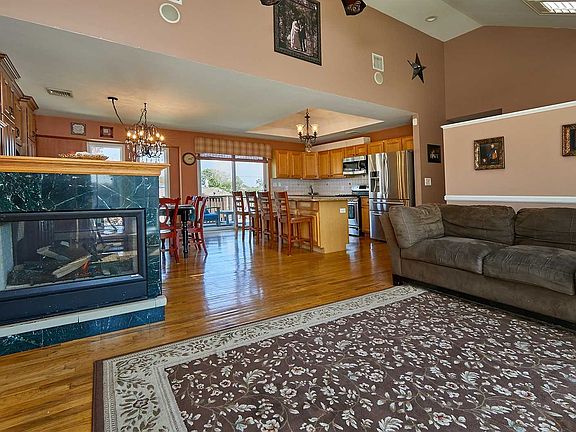 4th image of 2585 Seminole Ave