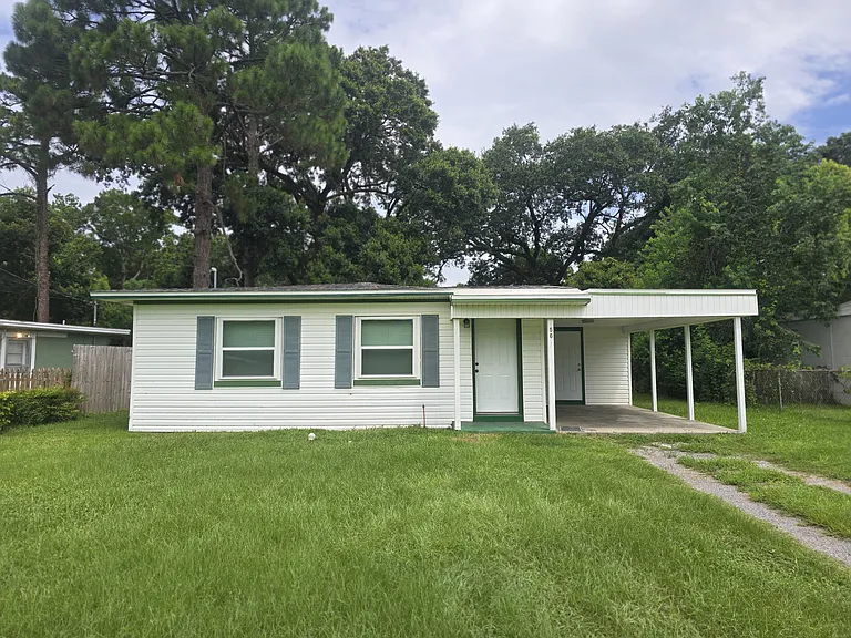 56 Norwood Dr — Photo 1