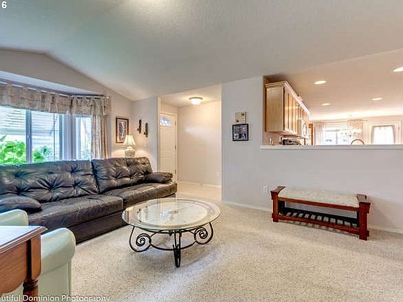 4th image of 9810 NE 61st Ct