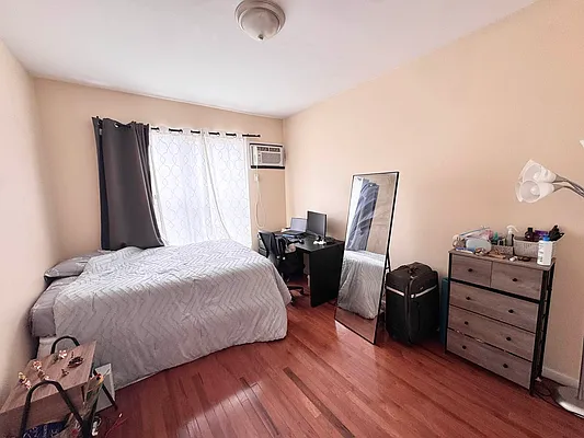 Rented by Amorelli Realty | media 3