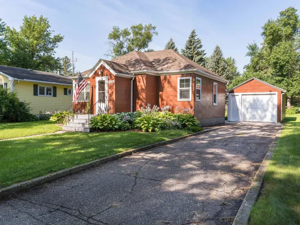 218 7th Ave SE, Elbow Lake, MN 56531
