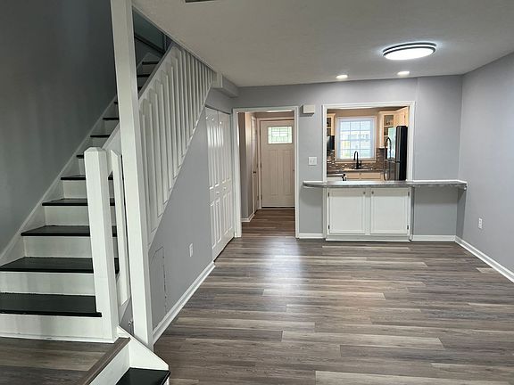 4th image of 3400 N Oak St APT 5