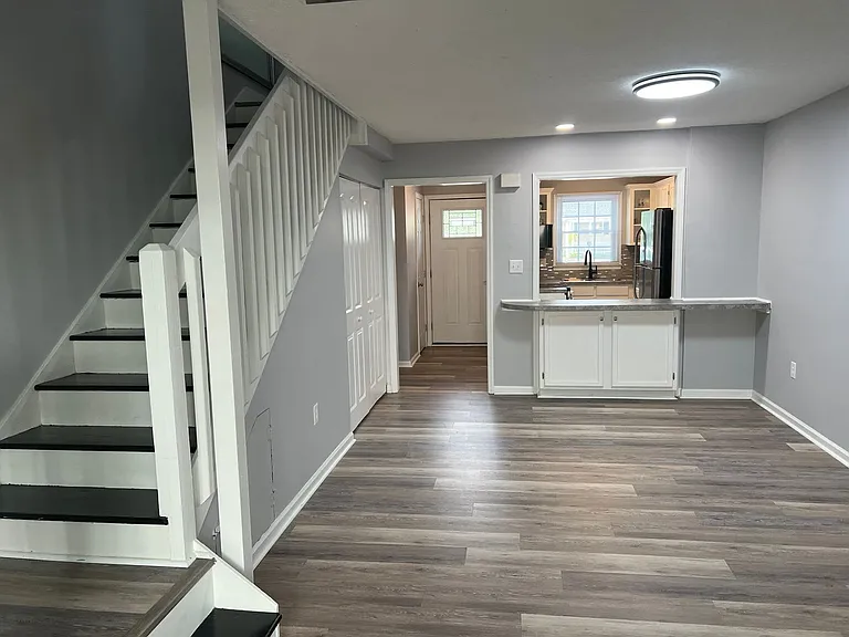 3400 N Oak St #5 — Photo 4
