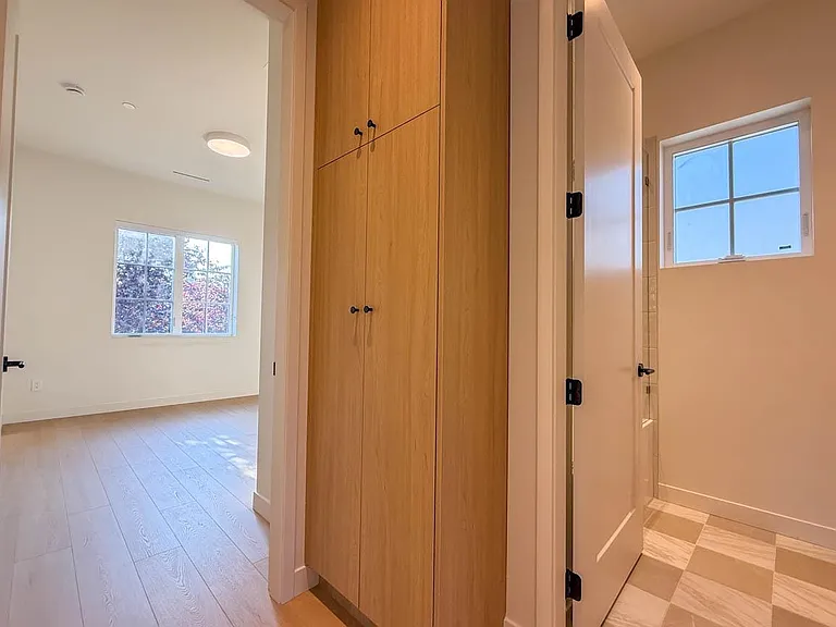 3038 Vine St — Photo 23