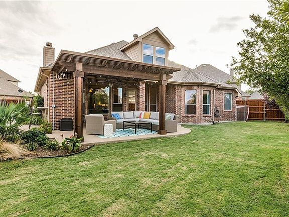 3rd image of 601 Moss Cliff Cir