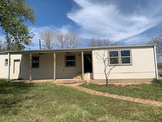 139 E Castleberry Dr