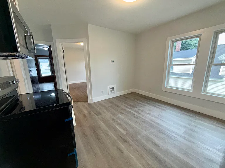 6 Holmes St #2 — Photo 12