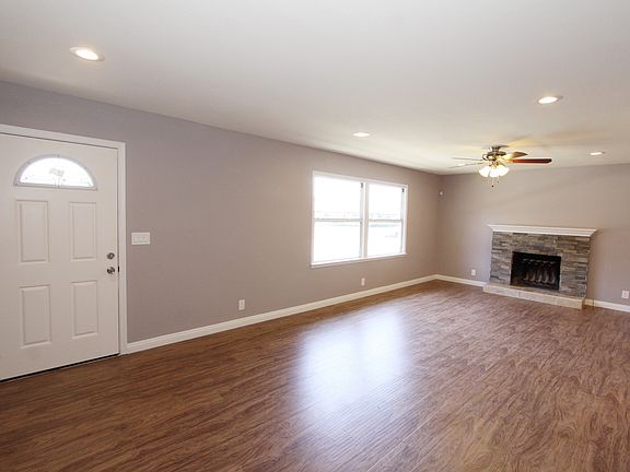 5th image of 3009 Gladstone St