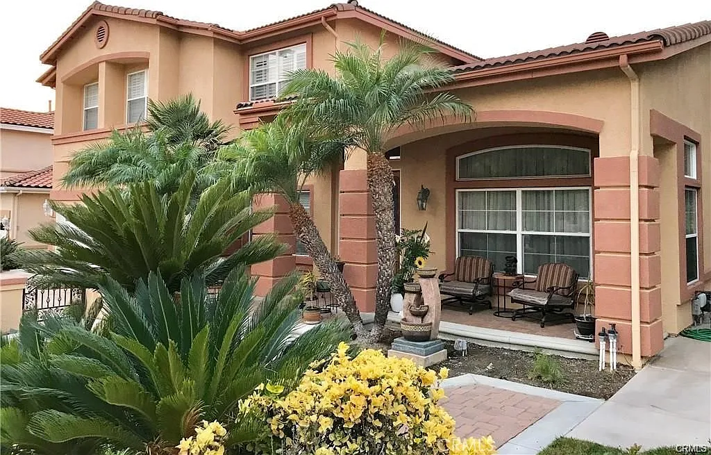 1 bed, 1.5 bath, 1350 sqft, $2,175 — Photo 2