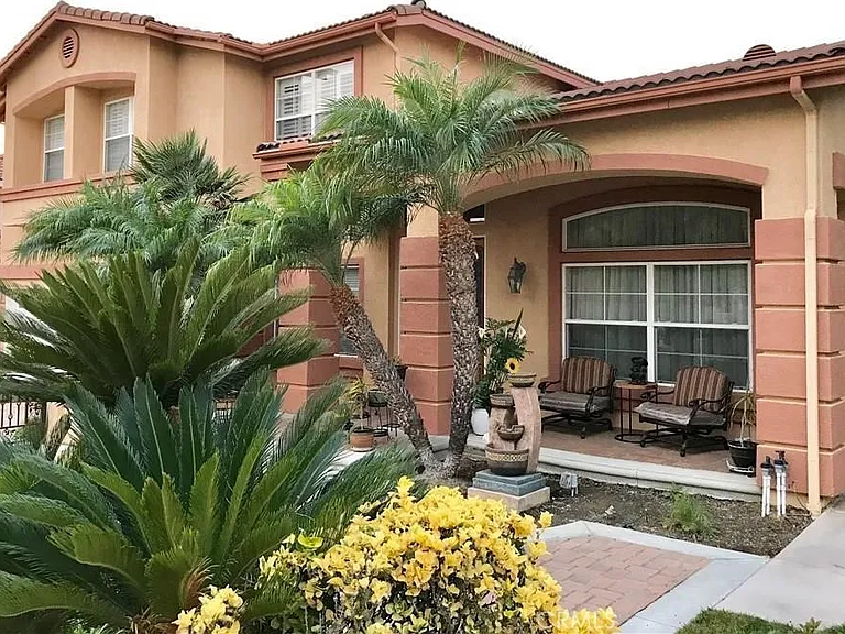 7533 E Endemont Ct — Photo 2