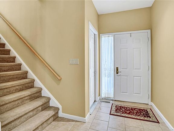 4th image of 40 Woodlands Dr
