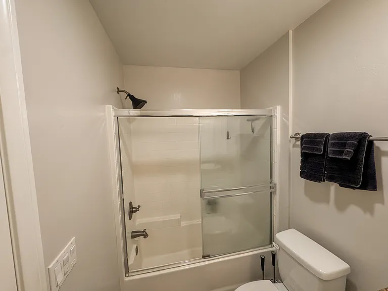 5252 Balboa Arms Dr #177 — Photo 11