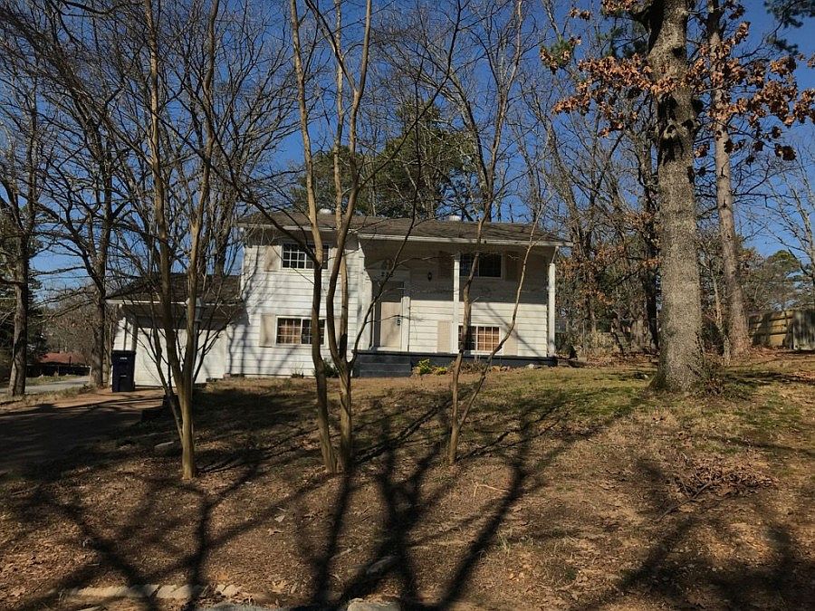 1st image of 225 College Heights Dr