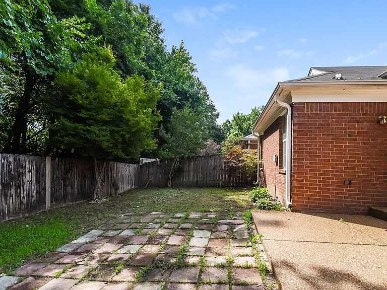 7510 Bakers Glenn Ln — Photo 17