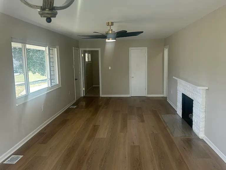 104 Colby Hills Dr — Photo 2