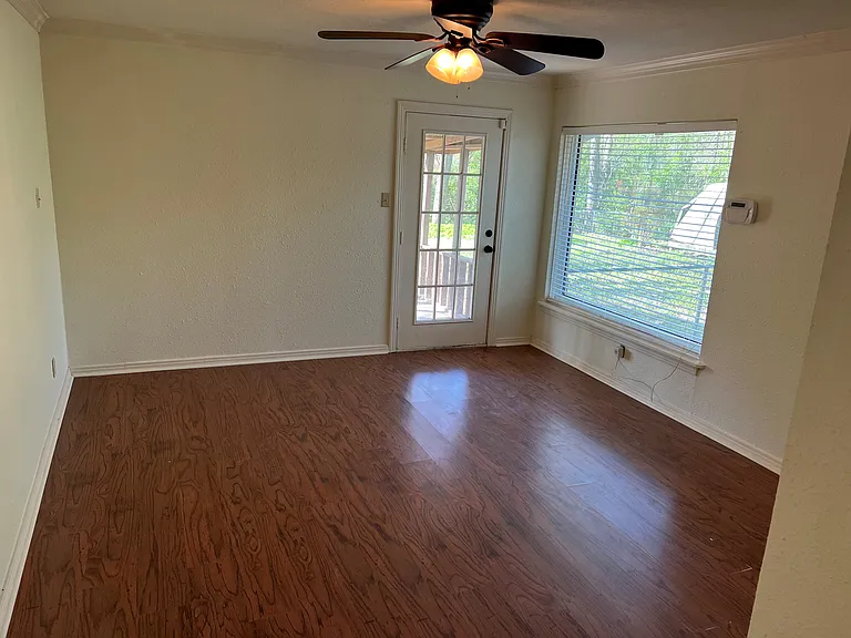 427 Stanford St — Photo 9