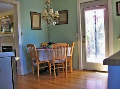 Eat In Kitchen w/door 2 deck