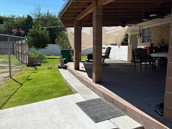 4th image of 819 W Avenue I