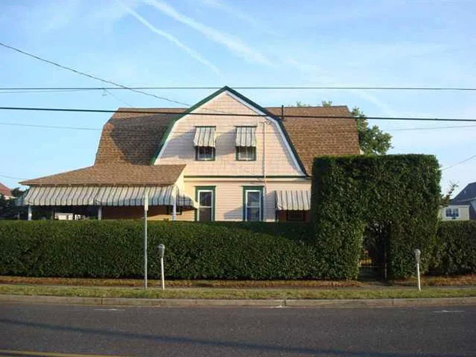 2nd image of 32 1st Ave