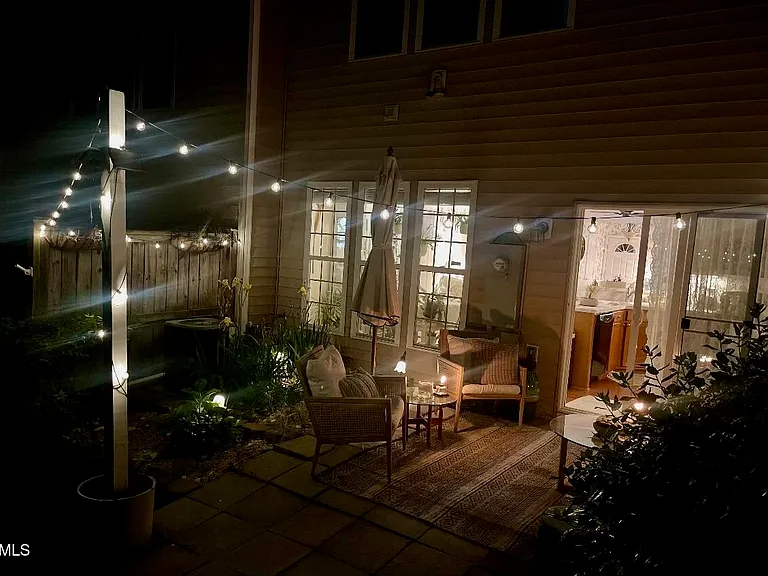8318 Pilots View Dr — Photo 17