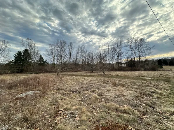 1750 W Foxcliff Dr S, Martinsville, IN 46151