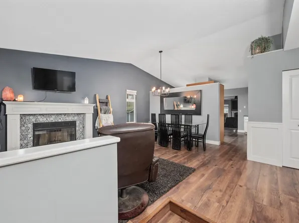 11937 237a St, Maple Ridge, BC V4R 1V9