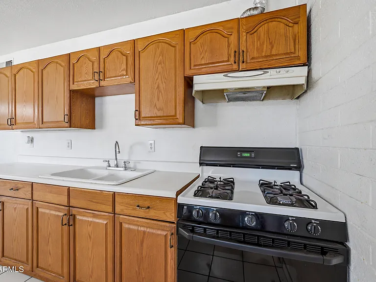 3905 W Almeria Rd #2 — Photo 8