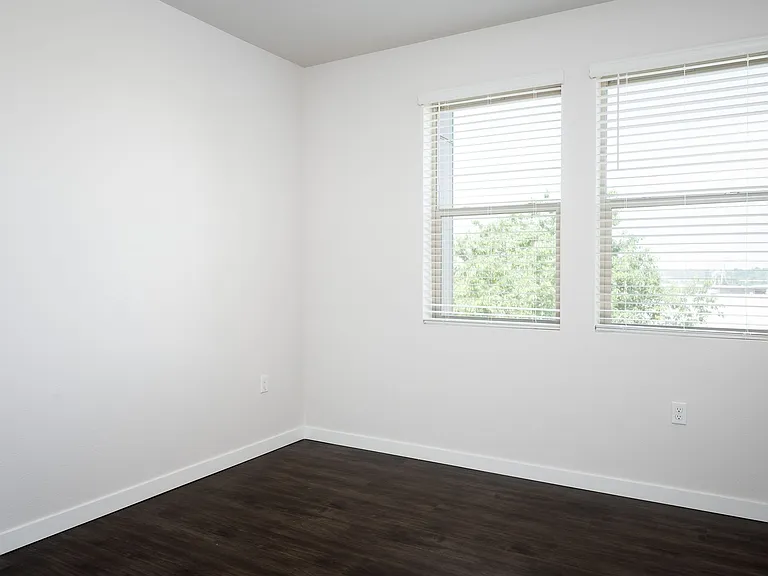 Discover Elevated Living at The Vaughn. Two Months Of Free Rent - And Free Parking! — Photo 11