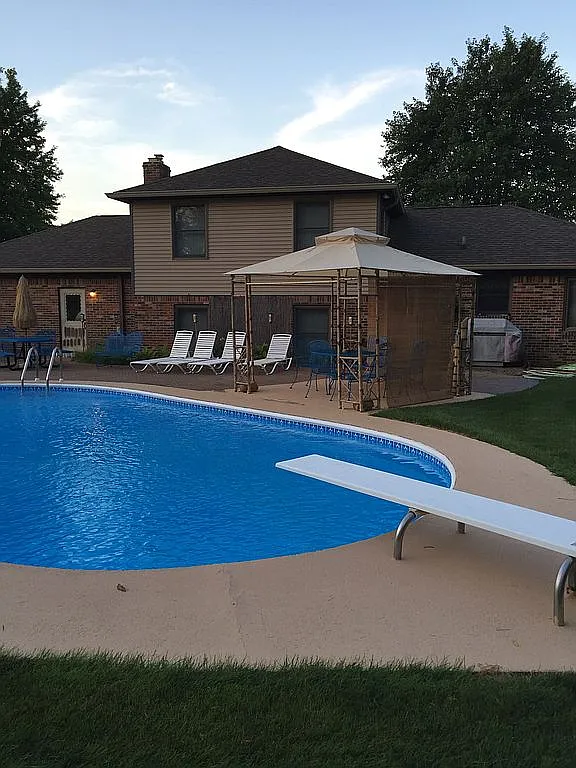7194 Sandalwood Dr photo 1
