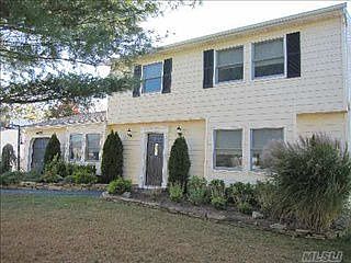 1st image of 6 Patrician Ln