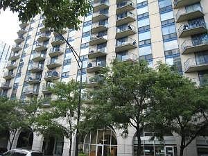 2nd image of 1250 N La Salle Dr APT 1310