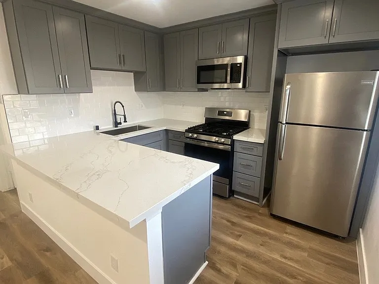 6136 Fulton Ave #9 — Photo 8