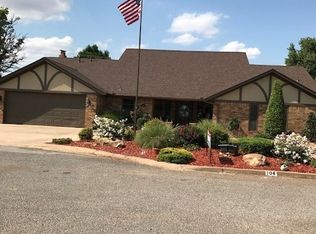 104 Boston Dr, Watonga, OK 73772