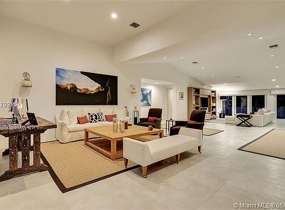 3rd image of 9472 NW 49 Doral Ln
