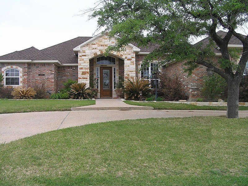 1st image of 4002 Lazy Brook Dr