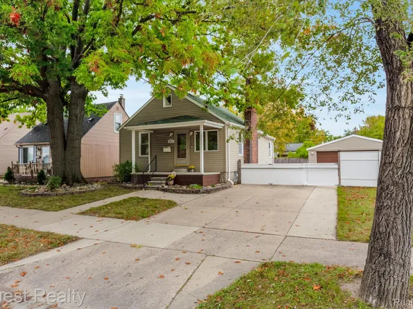 20875 Ridgemont Rd, Harper Woods, MI 48225