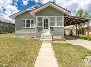 215 3rd St W, Roundup, MT 59072