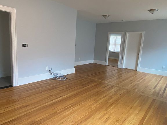 4th image of 160 Brookside Ave Floor 2