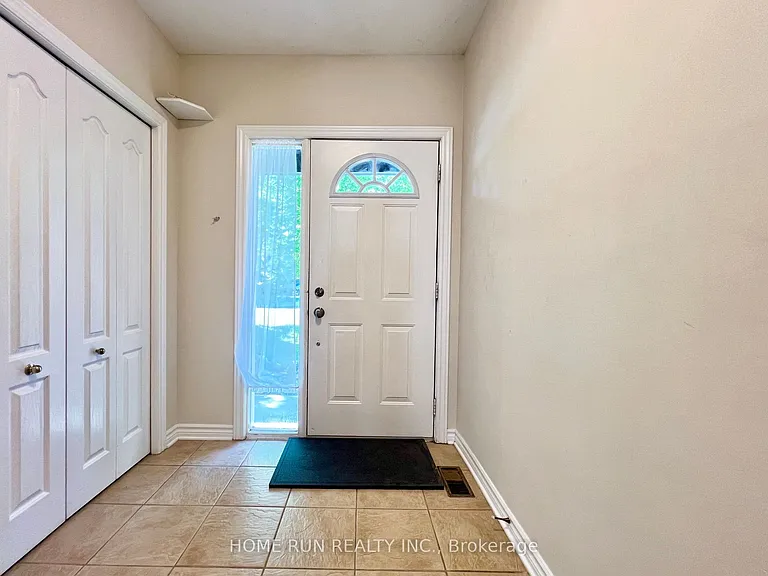 217 Deerfox Dr — Photo 4