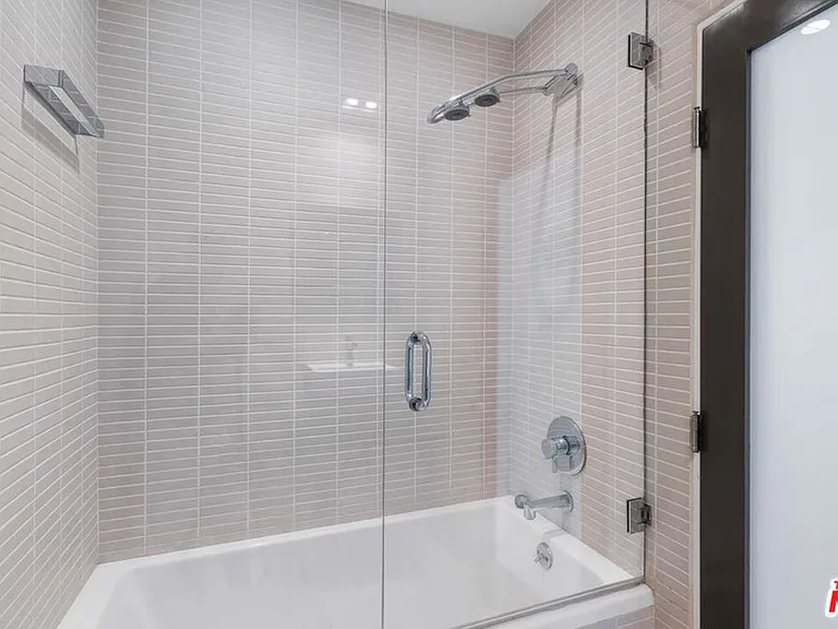 7250 Franklin Ave #1207 — Photo 29