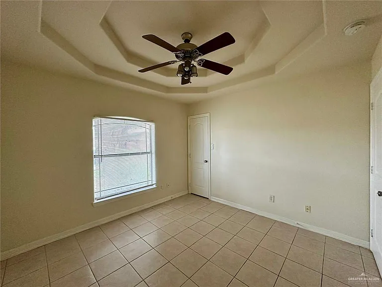 2305 N Dahlia St #2 — Photo 12