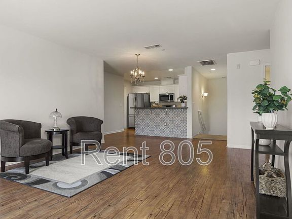 3rd image of 1008 Los Angeles Ave