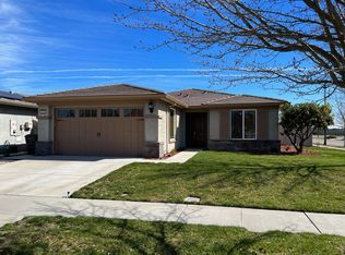 2318 Acorn Meadows Ln, Manteca, CA 95336