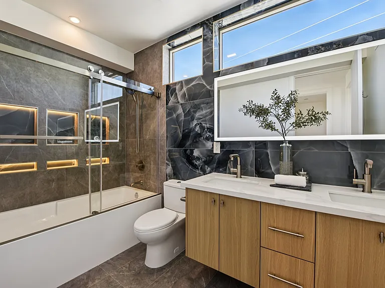 6160 Oak Crest Way — Photo 14