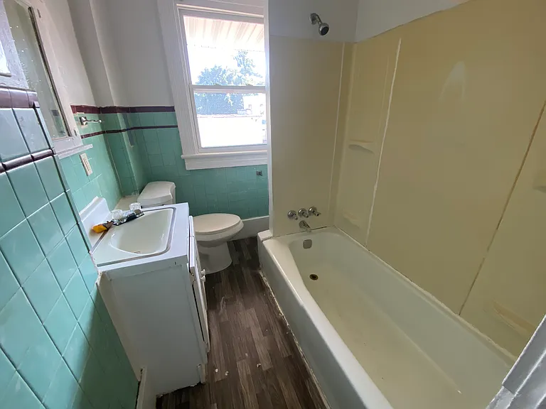 426-428 E Northampton St #3 — Photo 9