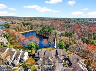 100 Woodlake Dr, Marlton, NJ 08053