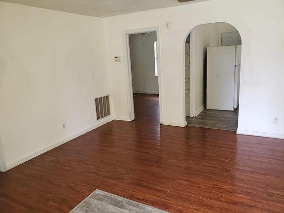 2nd image of 601 28th Ave S